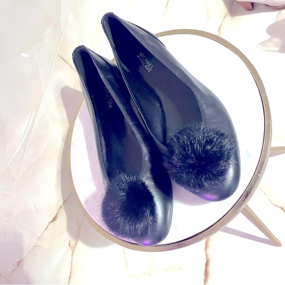 **NWT** Micheal KORS Leather Remi Puff/Pom Ballet flats 7 - Picture 2 of 9
